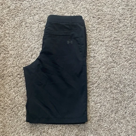 Under Armour Golf Shorts in Black size boys/teens 16 - Picture 3 of 3